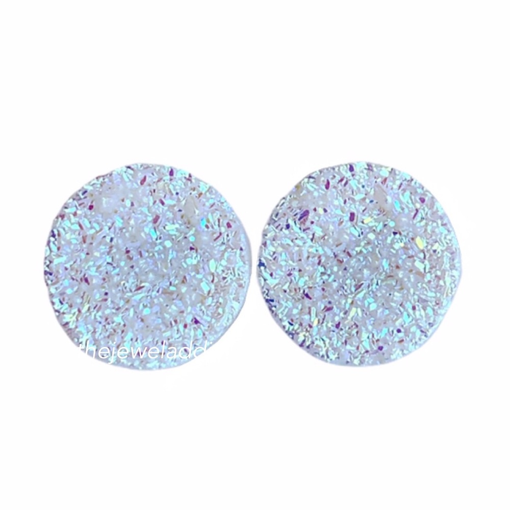 3/$15🎀Shimmer White faux druzy studs
